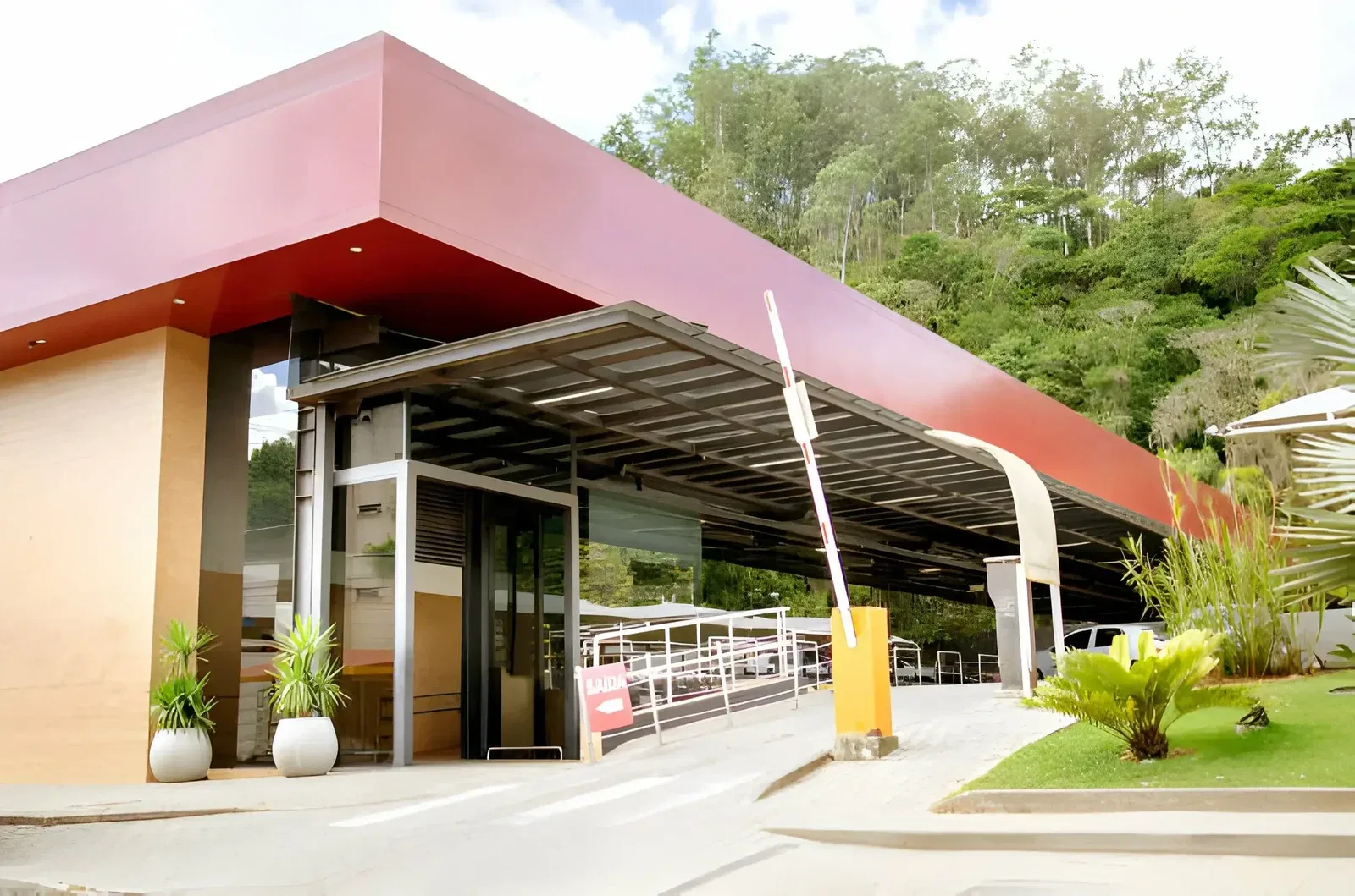 Limpeza de toldos comerciais